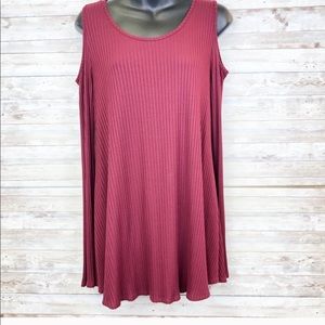 🍀4/$10 Nordstrom Burgundy Cold Shoulder Top